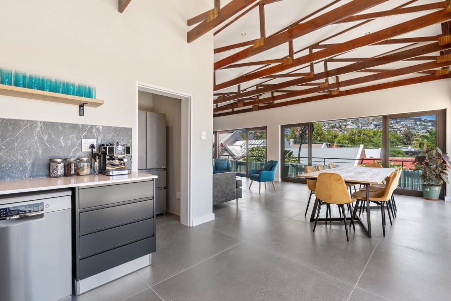 To Let 4 Bedroom Property for Rent in Sea Point Western Cape